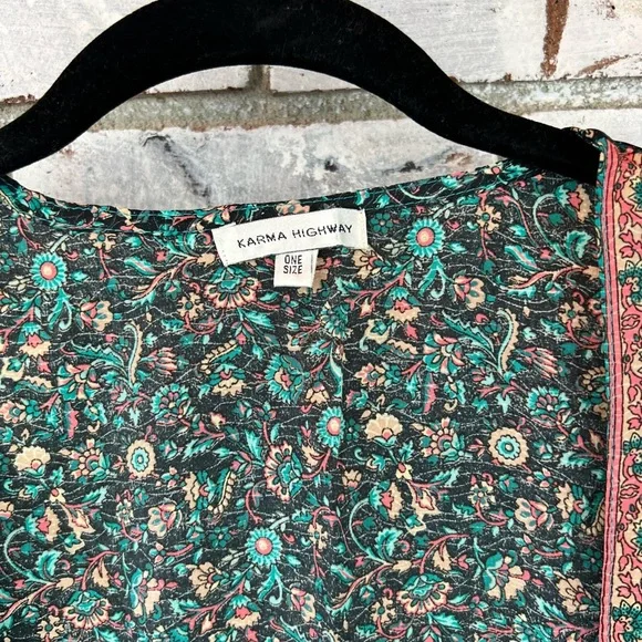 Karma Highway | Cottage Core Paisley Blouse - Picture 3 of 4